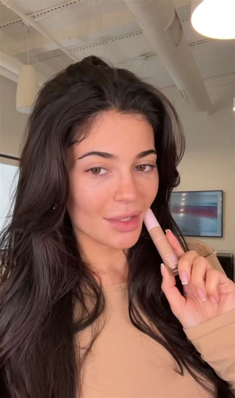 Kylie Jenner Natural Makeup Look - Mugeek Vidalondon