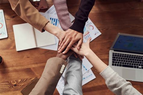 mengenal lebih  strategi bisnis bb business  business
