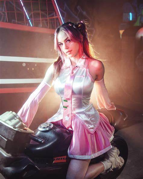 About — Evelyn Love