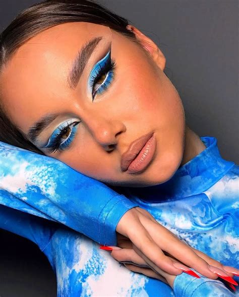 ВИЗАЖИСТ ЛИПЕЦК ОБУЧАЮ on Instagram: "Почему на ком-то какой-то макияж ...