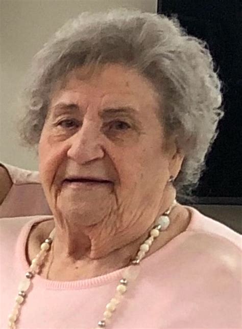 Louise Bell Obituaries: Honoring Her Memory and Life Details 33