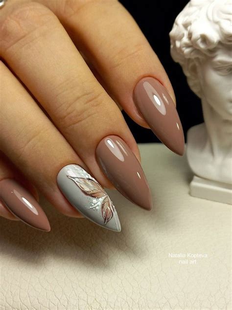 Маникюр листья рисунок гель-лаком | Oval nails, Oval nails designs, Gel ...