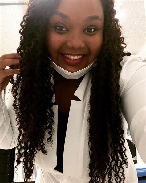 Biomédica Camila Oliveira | Estética Avançada e Epilação