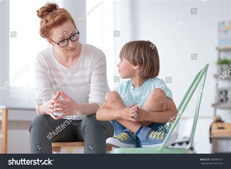 parent talking  child images stock  vectors
