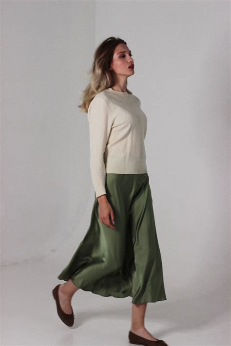 Шелковая юбка | Fashion, Culottes, Pants