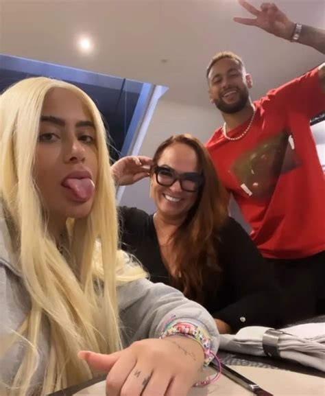 neymar jr   mother nadine  sister rafaella sept