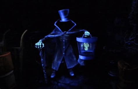 The Hatbox Ghost Is Back At Disneyland!