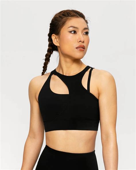 Do Sports Bras Make Your Breasts Look Smaller?