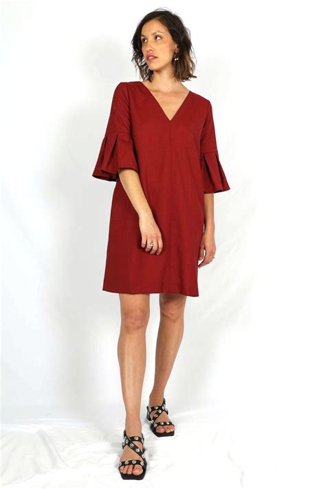 robe trapeze rouge chic manches volants   france atode
