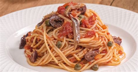 Espaguete A Puttanesca - Spaghetti alla Puttanesca - Todeschini Alimentos
