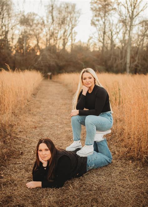 Pin by Stephanie Clark on Awkward Family Photo in 2024 | Sisters ...