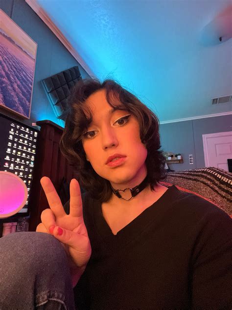 got my first choker 🙇🏻 : r/femboy