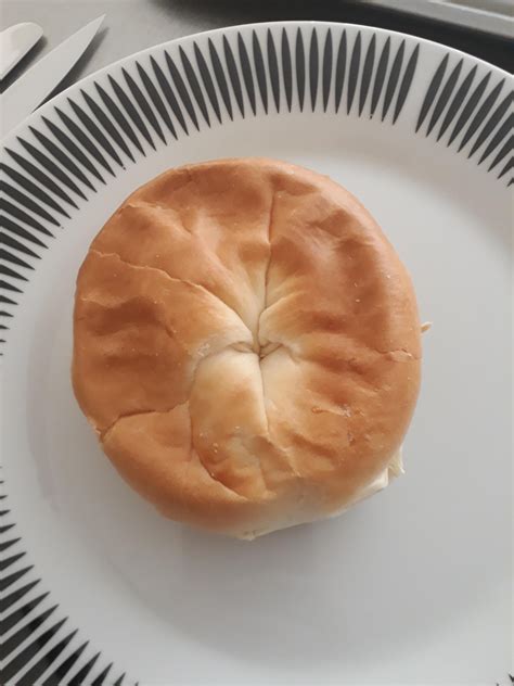 Bagel with no hole : r/mildlyinteresting