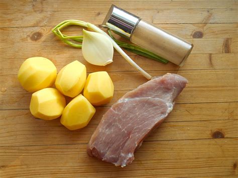 Жареная картошка с мясом на сковороде рецепт фото пошагово и видео ...