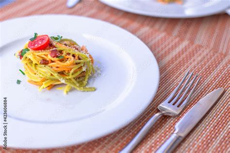 spaghetti alla carbonara receita italiana stock photo adobe stock