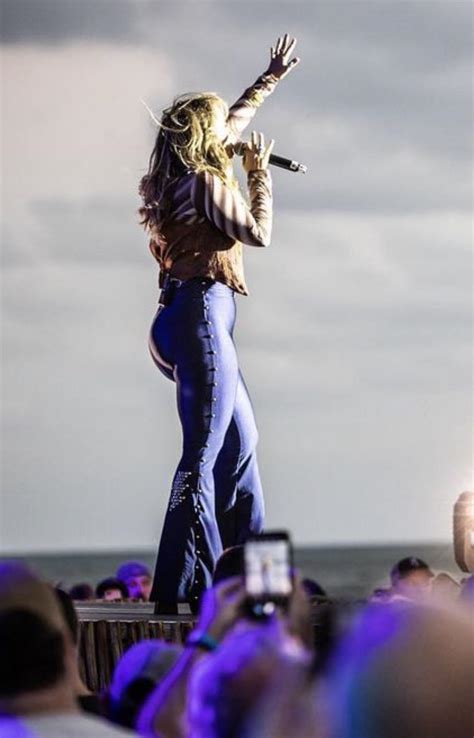 Lainey Wilson : r/laineywilson