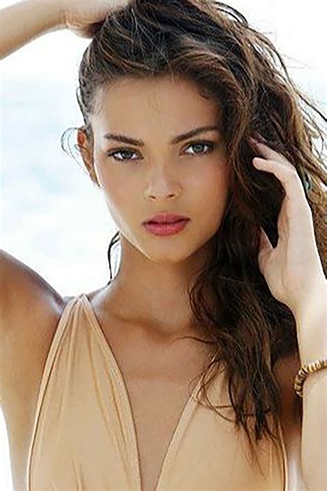 LA model Christy Giles buried with never-worn wedding gown