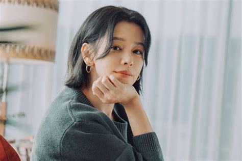 Aimed at Lee Jinglei? Singer Vivian Hsu says she will sing song about