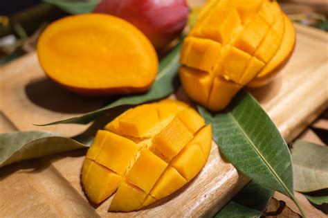 आम्रखंड : हापूस आंब्याची गोड मेजवानी | Aamrakhand (Mango Shrikhand ...