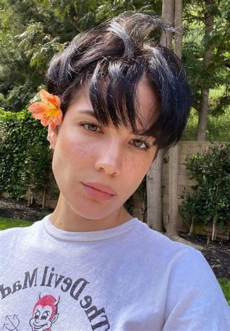 15 Never Seen Before Halsey No Makeup Pictures - Suffle Music Magazine