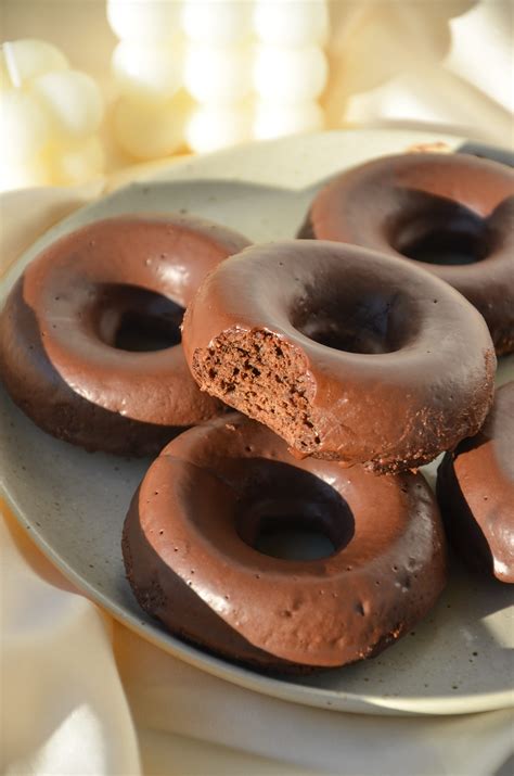 Baked Chocolate Donuts (Vegan) - Veggie World Recipes
