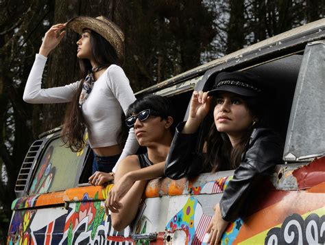 Trio Poses Photos, Download The BEST Free Trio Poses Stock Photos & HD