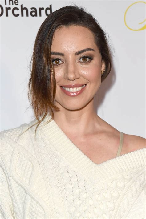 Aubrey Plaza Latest Photos - CelebMafia