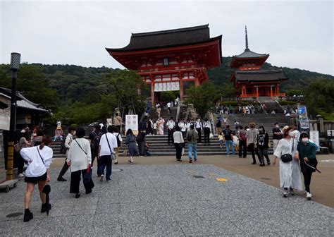 Japan international visitors reach 96% of pre-COVID level in Sept | Reuters