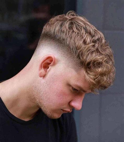 coiffure taper  idees tendances pour les hommes blonds