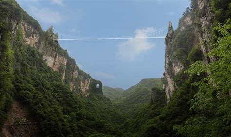 Construction Wonders: The Zhangjiajie Glass Bridge - Bremco