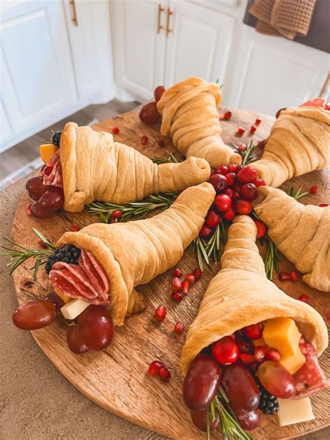 how to make a cornucopia