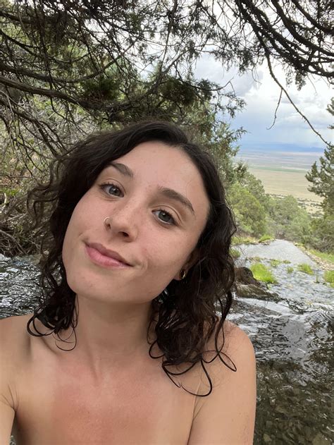 These nude hot springs were a real treat 🌿 : r/Nomakeupxxx