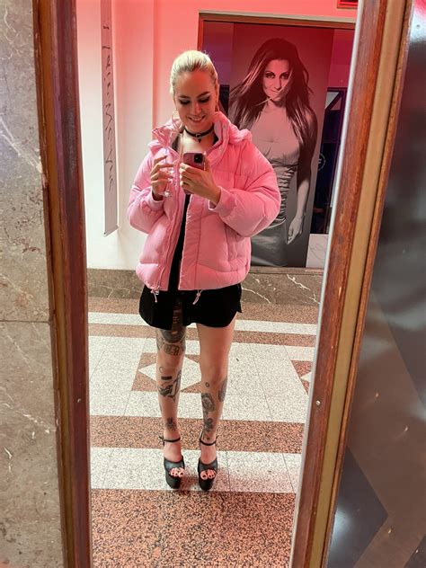Greta Foss's feet