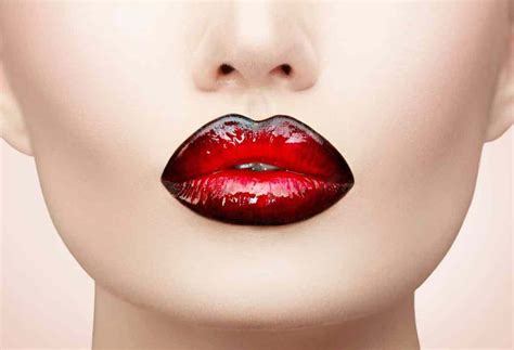wear black lip liner  red lipstick beautygabcom