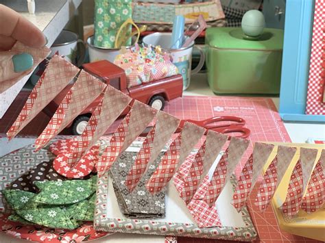 Bee In My Bonnet: FLEA MARKET FLOWER SEW ALONG - Week Six!!