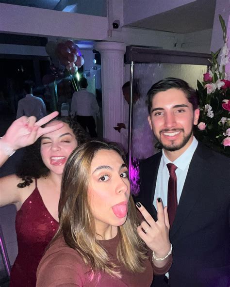 Isabella Martinez Garzon (@isabella_martinez.22) • Instagram photos and