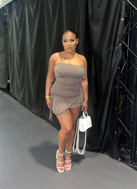 Student Leaves Uni & Earns Thousands Selling Her Spit