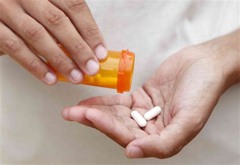 Gastroenterology Guidelines Suggest 2 New Treatments for Chronic