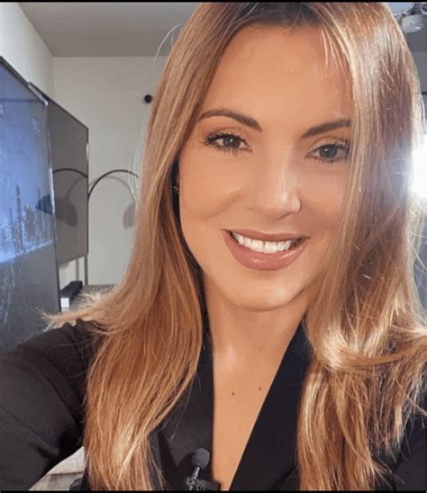 Jennifer Correa - CBS4 Miami - a cutie but does not get enough notice