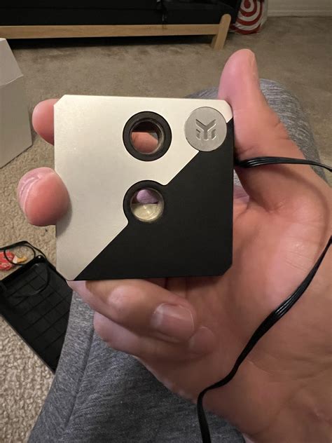 Can the EK RGB logo be rotated? : r/watercooling