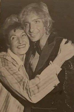 Barry Manilow and His Mother at the Grammy Awards 1977