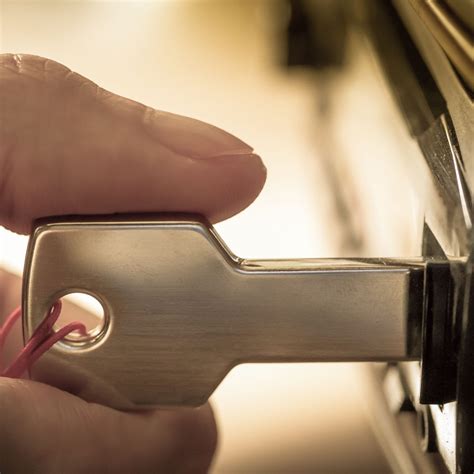 Key Won’t Turn in Lock? | What to Do – ASL