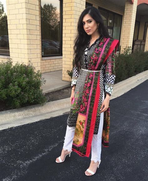 Uk Paki babe in heels | Scrolller