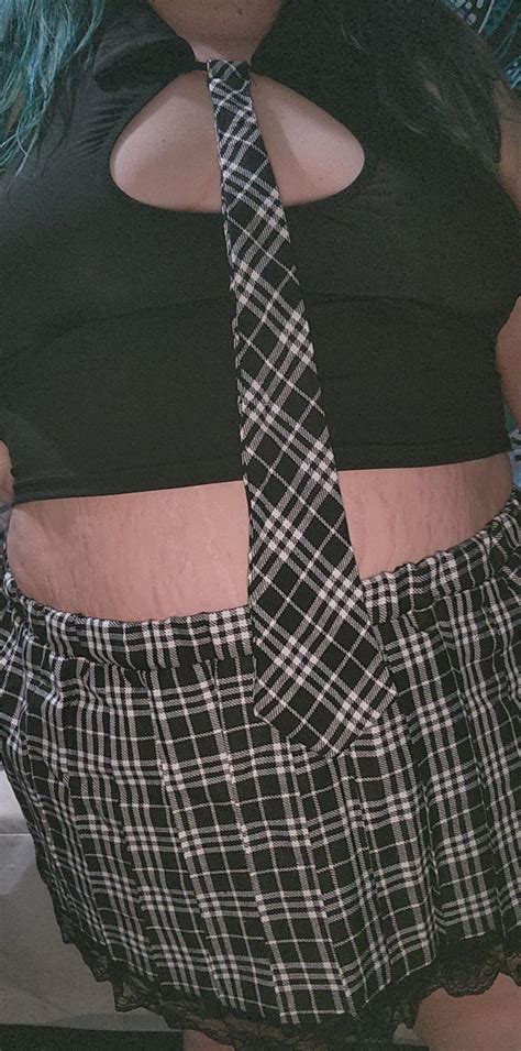 who likes my new outfit?! 🤍🖤 : r/ssbbw