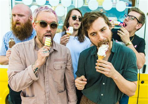 Idles - Brutalism × NEØLYD ― Magazin für Popkultur
