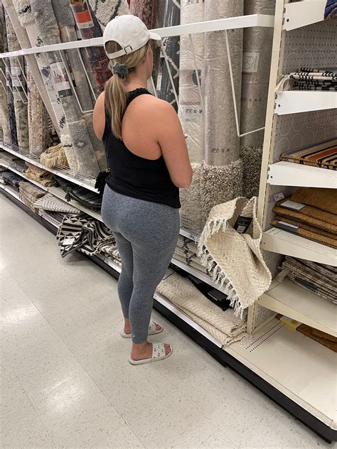Thick blonde college PAWG - Spandex, Leggings & Yoga Pants - Forum