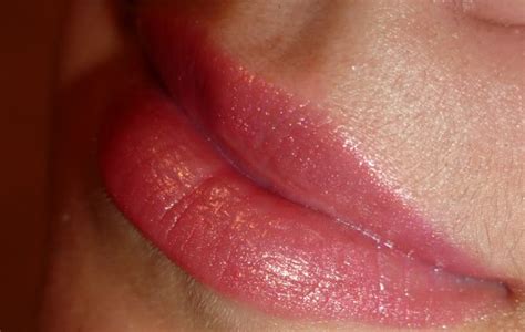 Губная помада Nouba,увеличивающая объем губ plumping gloss stick № 410 ...