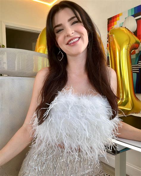 kittyplays | It’s hot, humid, and raining in Miami and you want to play