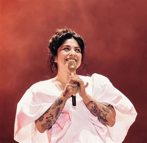 mon laferte cantante regresara  nuevo trabajo discografico