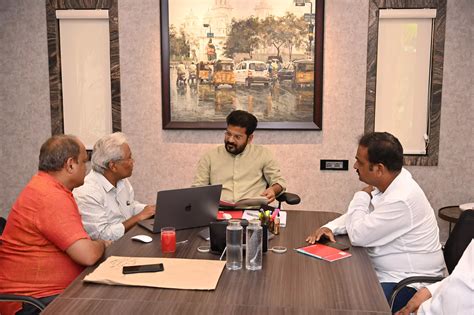 CM Revanth Proposes Charminar and Kakatiya Kala Thoranam for New State ...